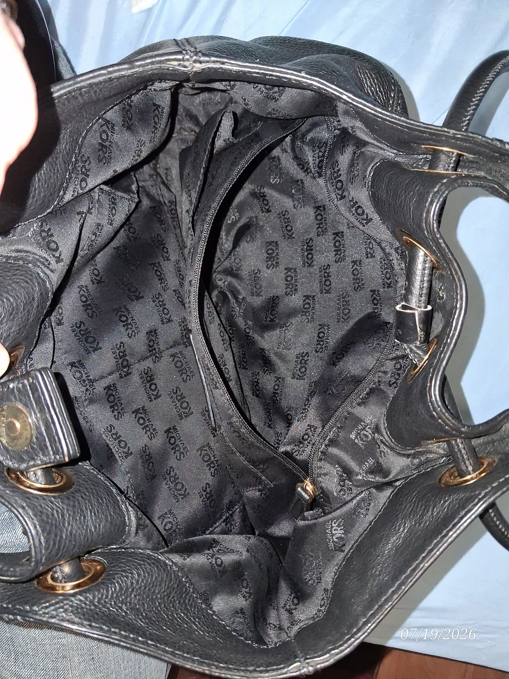 ​🖤 Michael Kors Black Pebbled Leather Shoulder Bag Tassel Charm